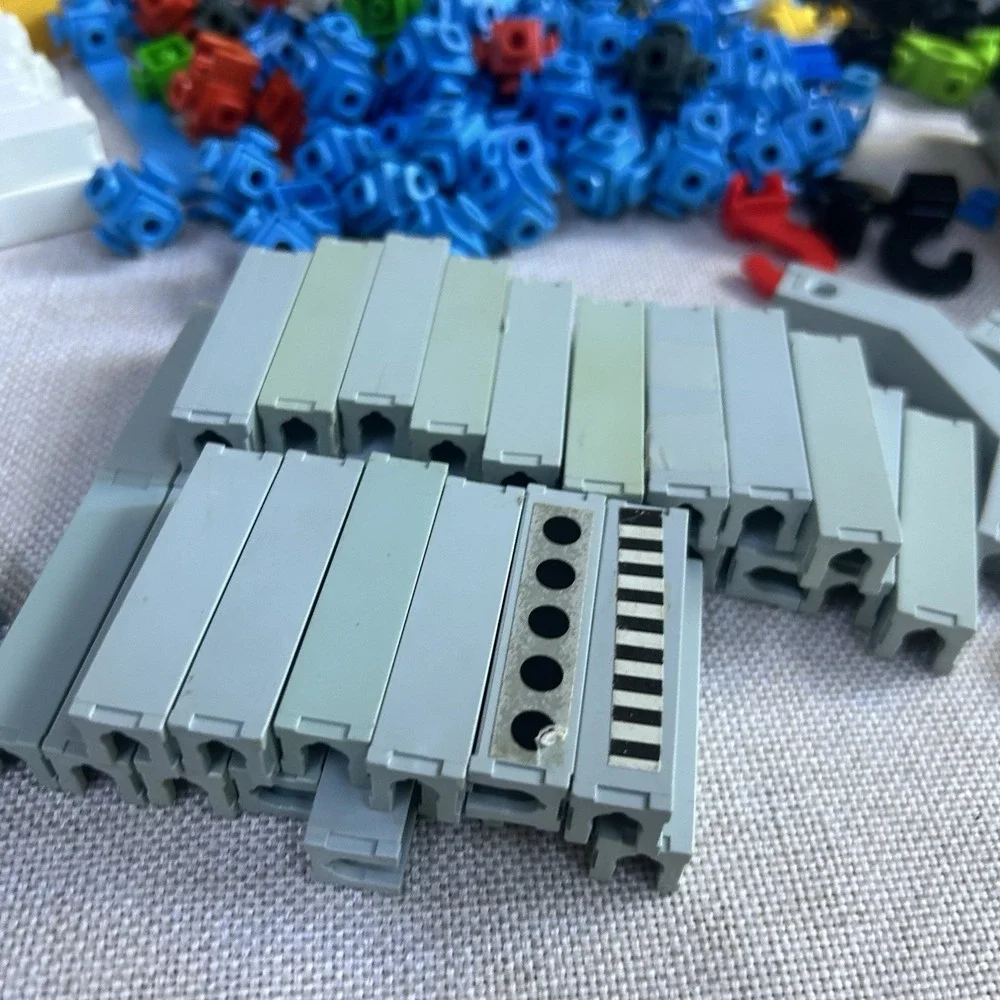 Vintage Fisher Price Construx 283pcs Building Mixed Parts Yellow Hard Case 1980s